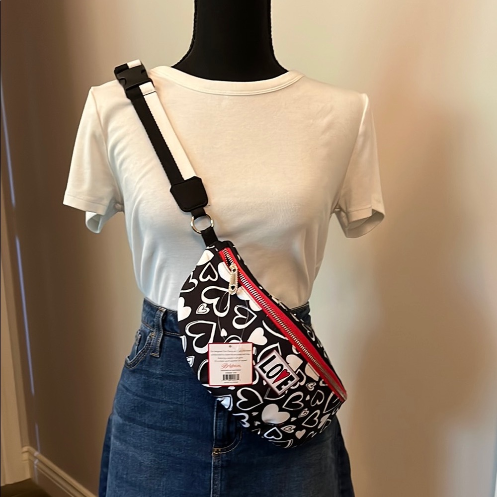 Brighton Heart Pattern Crossbody Bag in Black and White